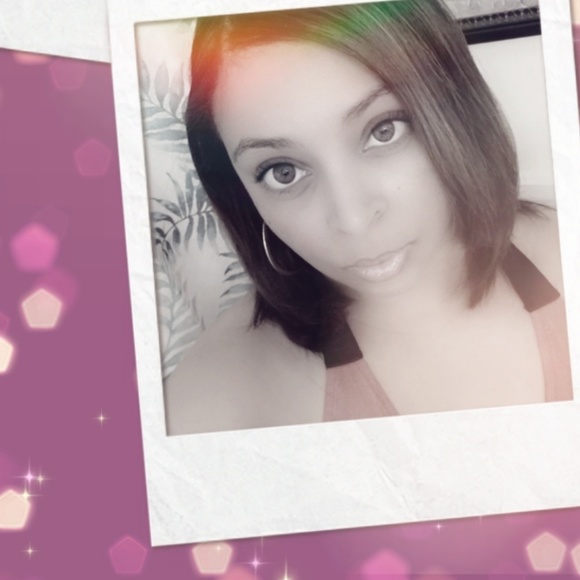 Meet your Posher, Nina - Picture 2 of 2